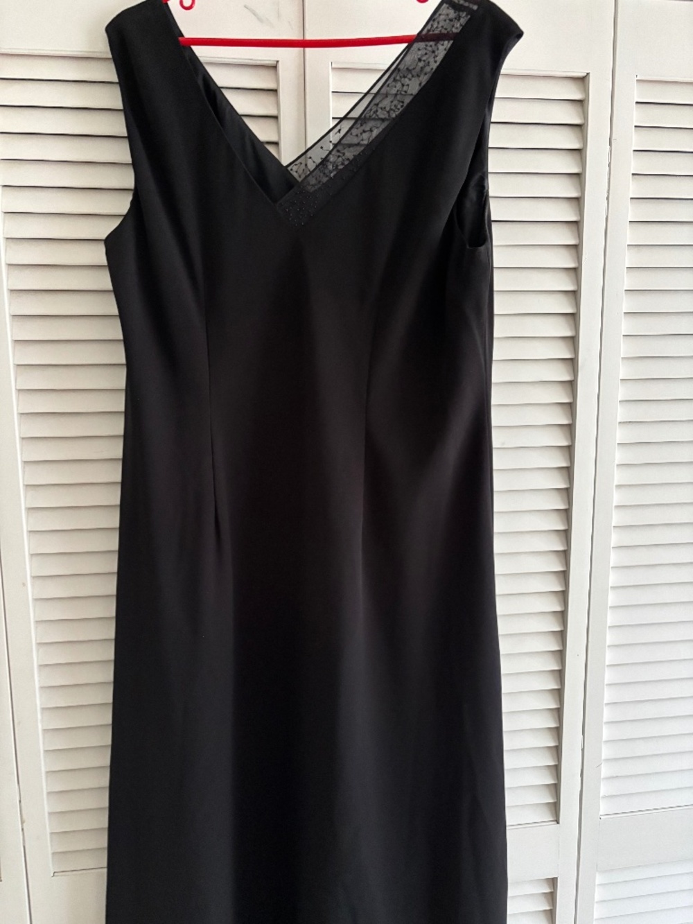 Black cocktail dress, size 1X, lace and beading detail at neck, Jones New York